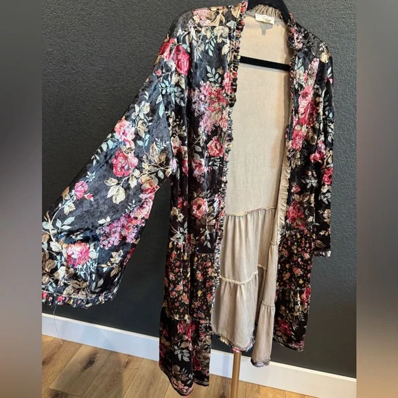 Easel Los Angeles Velvet Floral Kimono Cardigan – Size Small - Picture 3 of 10